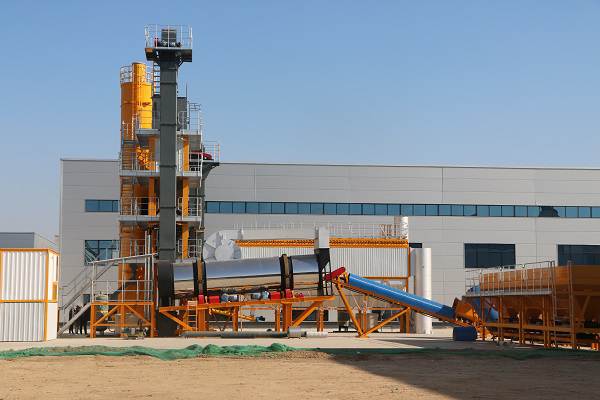 What issues should be paid attention to when mixing concrete in asphalt mixing plants